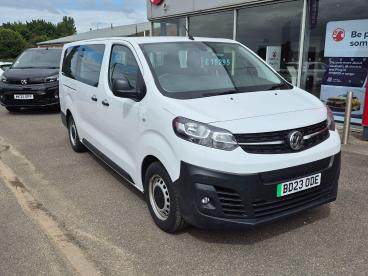 SPOTICAR Vauxhall Vivaro Life Vivaro-e Life 50kwh Combi Auto Lwb 5dr (9 Seat, 11kw Charger) Used Car - Commercial Vehicle Electric White - Boston - 1200608138_1