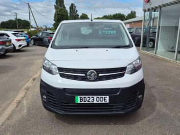 SPOTICAR Vauxhall Vivaro Life Vivaro-e Life 50kwh Combi Auto Lwb 5dr (9 Seat, 11kw Charger) Used Car - Commercial Vehicle Electric White - Boston - 1200608138_2