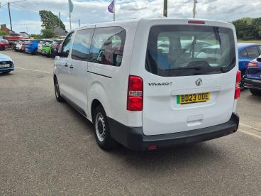 SPOTICAR Vauxhall Vivaro Life Vivaro-e Life 50kwh Combi Auto Lwb 5dr (9 Seat, 11kw Charger) Used Car - Commercial Vehicle Electric White - Boston - 1200608138_4