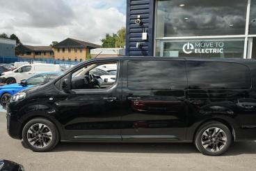 SPOTICAR Vauxhall Vivaro Life Vivaro-e Life 50kwh Ultimate Auto Lwb 5dr (8 Seat, 11kw Charger) Used Car - Mpv Electric Black - Leamington - 1200622057_5