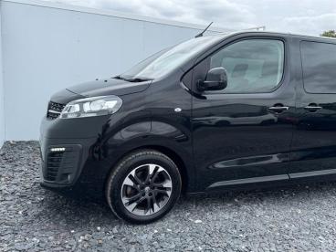 SPOTICAR Vauxhall Vivaro Life Vivaro-e Life 50kwh Ultimate Auto Lwb 5dr (8 Seat, 11kw Charger) Used Car - Commercial Vehicle Electric Black - Kingswinford - 1200627068_5