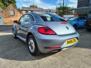 SPOTICAR Volkswagen New Beetle Beetle 1.2 Tsi Bluemotion Tech Design Dsg Euro 6 (s/s) 3d Used Car - Saloon Petrol Blue - Warwick - 1200537552_2