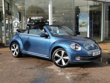 SPOTICAR Volkswagen New Beetle Beetle 1.2 Tsi Bluemotion Tech Design Cabriolet Dsg Euro Used Car - Saloon Petrol Blue - Hemel Hempstead - 1200629968_1