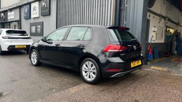 SPOTICAR Volkswagen Golf 1.4 Tsi Bluemotion Tech Se Nav Dsg Euro 6 (s/s) 5d Used Car - Saloon Petrol Black - Romford - 1200576918_5