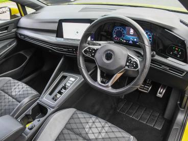 SPOTICAR Volkswagen Golf 1.5 Etsi Mhev R-line Dsg Euro 6 (s/s) 5dr Used Car - Saloon Hybrid Yellow - Nuneaton - 1200584204_4