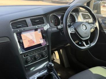 SPOTICAR Volkswagen Golf 1.0 Tsi Match Edition Euro 6 (s/s) 5dr Used Car - Saloon Petrol Grey - Billinghay - 1200594752_3