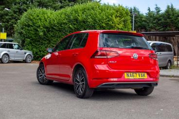SPOTICAR Volkswagen Golf 1.4 Tsi Se Nav Euro 6 (s/s) 5dr Used Car - Saloon Petrol Red - Hinckley - 1200622973_3