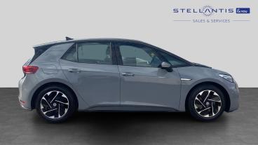 SPOTICAR Volkswagen Id 3 Id.3 Pro Performance 58kwh Life Auto 5dr Used Car - Saloon Electric Grey - Redditch - 1200636598_2