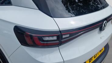 SPOTICAR Volkswagen Id 4 Id.4 Pro Performance 77kwh 1st Edition Auto 5dr Used Car - Suv Electric White - Romford - 1200607045_5