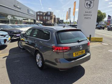 SPOTICAR Volkswagen Passat 2.0 Tdi Se Business Dsg Euro 6 (s/s) 5dr Used Car - Estate Diesel Grey - Wakefield - 1200624449_3