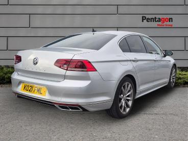 SPOTICAR Volkswagen Passat 1.5 Tsi Evo R-line Euro 6 (s/s) 4dr Used Car - Saloon Petrol Silver - Barnsley - 1200633602_4