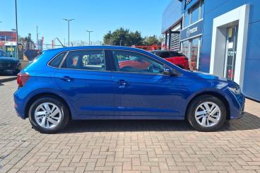 SPOTICAR Volkswagen Polo 1.0 Tsi Life Dsg Euro 6 (s/s) 5dr Used Car - City Car Petrol Blue - Worthing - 1200591971_2