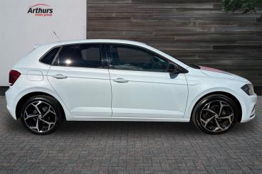 SPOTICAR Volkswagen Polo 1.0 Tsi Beats Euro 6 (s/s) 5dr Used Car - City Car Petrol Silver - Oswestry - 1200592194_2