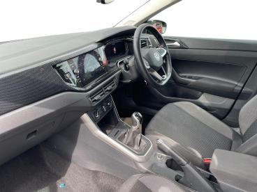 SPOTICAR Volkswagen Polo 1.0 Tsi Life Euro 6 (s/s) 5dr Used Car - City Car Petrol Black - Ashington - 1200609399_3