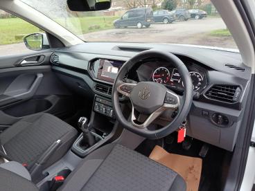 SPOTICAR Volkswagen T-cross 1.0 Tsi Se Euro 6 (s/s) 5dr Used Car - Suv Petrol White - Aylesbury - 1200565063_5