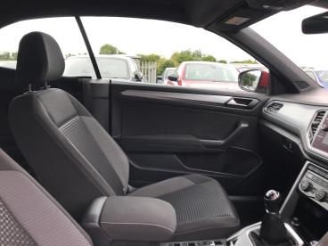 SPOTICAR Volkswagen T-roc 1.0 Tsi Active Cabriolet Euro 6 (s/s) 2dr Used Car - Suv Petrol Red - Bangor - 1200537001_4