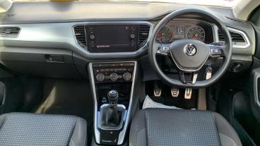 SPOTICAR Volkswagen T-roc 1.5 Tsi Evo Active Euro 6 (s/s) 5dr Used Car - Suv Petrol Grey - Crawley - 1200545463_4