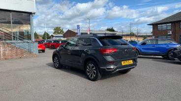 SPOTICAR Volkswagen T-roc 1.5 Tsi Evo Active Euro 6 (s/s) 5dr Used Car - Suv Petrol Grey - Crawley - 1200545463_5