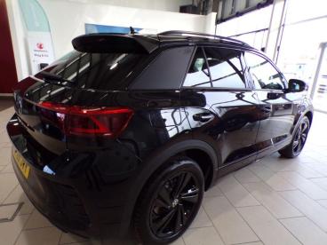 SPOTICAR Volkswagen T-roc 1.5 Tsi Black Edition Dsg Euro 6 (s/s) 5dr Used Car - Suv Petrol Black - Ashington - 1200554301_4