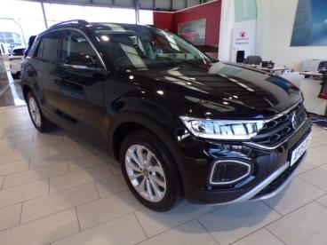 SPOTICAR Volkswagen T-roc 1.5 Tsi Match Dsg Euro 6 (s/s) 5dr Used Car - Suv Petrol Black - Ashington - 1200559712_1