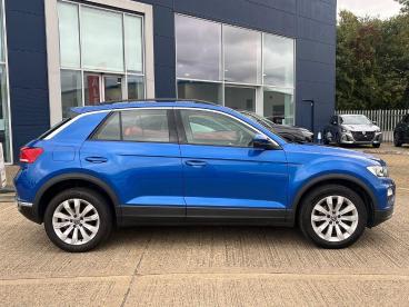 SPOTICAR Volkswagen T-roc 1.5 Tsi Evo Se Euro 6 (s/s) 5dr Used Car - Suv Petrol Blue - Kettering - 1200563754_2