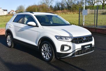 SPOTICAR Volkswagen T-roc 1.0 Tsi Match Euro 6 (s/s) 5dr Used Car - Suv Petrol White - Ballymena County Antrim - 1200579590_1