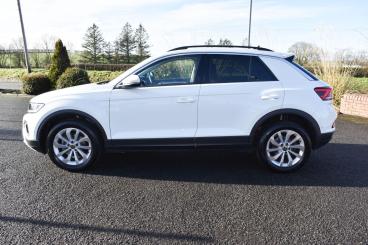 SPOTICAR Volkswagen T-roc 1.0 Tsi Match Euro 6 (s/s) 5dr Used Car - Suv Petrol White - Ballymena County Antrim - 1200579590_4