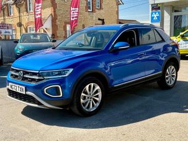 SPOTICAR Volkswagen T-roc 1.5 Tsi Style Euro 6 (s/s) 5dr Used Car - Suv Petrol Blue - Chippenham - 1200598497_3