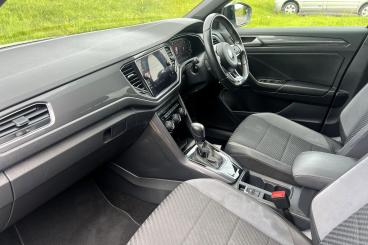SPOTICAR Volkswagen T-roc 1.5 Tsi Evo R-line Dsg Euro 6 (s/s) 5dr Used Car - Suv Petrol White - Bridgend - 1200604354_2