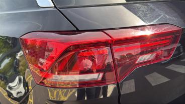 SPOTICAR Volkswagen T-roc 1.5 Tsi Evo R-line Dsg Euro 6 (s/s) 5dr Used Car - Suv Petrol Black - Bristol - 1200604729_5