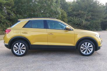 SPOTICAR Volkswagen T-roc 1.0 Tsi Se Euro 6 (s/s) 5dr Used Car - Suv Petrol Yellow - Eastbourne - 1200622051_2