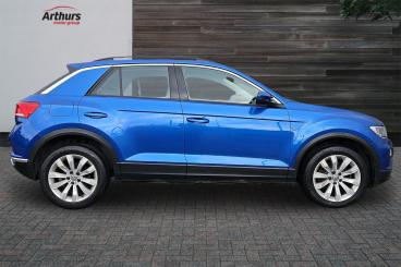 SPOTICAR Volkswagen T-roc 2.0 Tdi Se Euro 6 (s/s) 5dr Used Car - Suv Diesel Blue - Newtown - 1200633297_2