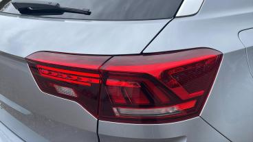 SPOTICAR Volkswagen T-roc 1.5 Tsi Match Dsg Euro 6 (s/s) 5dr Used Car - Suv Petrol Silver - Hatfield - 1200633716_5