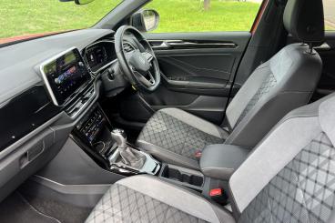 SPOTICAR Volkswagen T-roc 1.5 Tsi R-line Dsg Euro 6 (s/s) 5dr Used Car - Suv Petrol Red - Bridgend - 1200635023_2