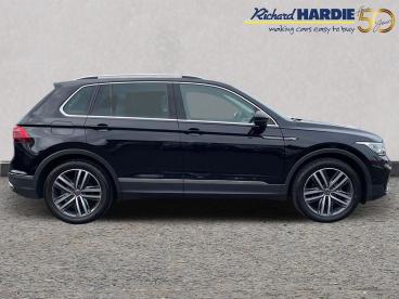 SPOTICAR Volkswagen Tiguan 2.0 Tdi Elegance Dsg Euro 6 (s/s) 5dr Used Car - Suv Diesel Black - Ashington - 1200526060_5
