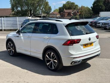 SPOTICAR Volkswagen Tiguan 1.5 Tsi R-line Dsg Euro 6 (s/s) 5dr Used Car - Suv Petrol White - Billinghay - 1200534396_2