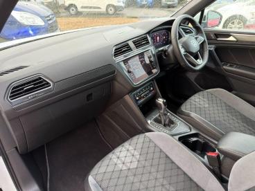 SPOTICAR Volkswagen Tiguan 1.5 Tsi R-line Dsg Euro 6 (s/s) 5dr Used Car - Suv Petrol White - Billinghay - 1200534396_3