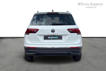 SPOTICAR Volkswagen Tiguan 1.5 Tsi Active Dsg Euro 6 (s/s) 5dr Used Car - Suv Petrol White - Castleford - 1200537607_4