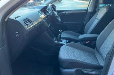 SPOTICAR Volkswagen Tiguan 1.5 Tsi Life Euro 6 (s/s) 5dr Used Car - Suv Petrol White - Farningham - 1200562748_2