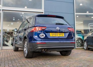 SPOTICAR Volkswagen Tiguan 1.5 Tsi Evo Match Euro 6 (s/s) 5dr Used Car - Suv Petrol Blue - Aldershot - 1200566646_4