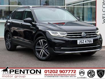 SPOTICAR Volkswagen Tiguan 2.0 Tdi Elegance Dsg 4motion Euro 6 (s/s) 5dr Used Car - Suv Diesel Black - Christchurch - 1200573747_1