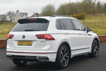 SPOTICAR Volkswagen Tiguan 2.0 Tdi R-line Dsg 4motion Euro 6 (s/s) 5dr Used Car - Suv Diesel White - Ballymena County Antrim - 1200597525_3