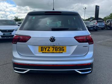 SPOTICAR Volkswagen Tiguan 2.0 Tsi Elegance Dsg 4motion Euro 6 (s/s) 5dr Used Car - Suv Petrol Silver - Eglinton - 1200608829_4