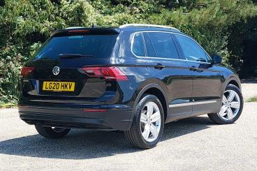 SPOTICAR Volkswagen Tiguan 1.5 Tsi Evo Match Dsg Euro 6 (s/s) 5dr Used Car - Suv Petrol Black - Eastbourne - 1200614299_3