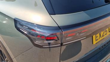 SPOTICAR Volkswagen Tiguan 1.5 Etsi Mhev R-line Dsg Euro 6 (s/s) 5dr Used Car - Suv Hybrid Green - Romford - 1200617296_5