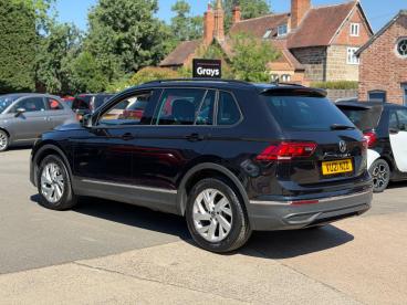SPOTICAR Volkswagen Tiguan 1.5 Tsi Life Euro 6 (s/s) 5dr Used Car - Suv Petrol Black - Warwick - 1200618287_2