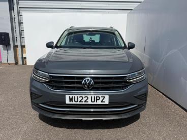 SPOTICAR Volkswagen Tiguan 1.5 Tsi Active Euro 6 (s/s) 5dr Used Car - Suv Petrol Grey - Trowbridge - 1200618319_3