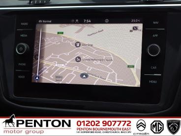 SPOTICAR Volkswagen Tiguan 2.0 Tdi Elegance Dsg 4motion Euro 6 (s/s) 5dr Used Car - Suv Diesel Black - Christchurch - 1200636993_2