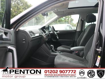 SPOTICAR Volkswagen Tiguan 2.0 Tdi Elegance Dsg 4motion Euro 6 (s/s) 5dr Used Car - Suv Diesel Black - Christchurch - 1200636993_4