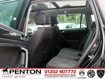 SPOTICAR Volkswagen Tiguan 2.0 Tdi Elegance Dsg 4motion Euro 6 (s/s) 5dr Used Car - Suv Diesel Black - Christchurch - 1200636993_5
